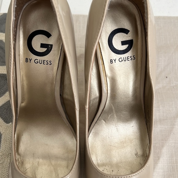 Guess beige pumps with platform size 8 - Picture 2 of 10